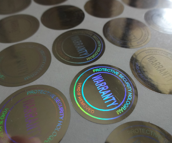 Holographic labels